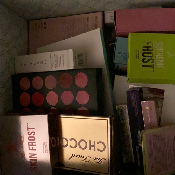 Jeffree Star Other - High end makeup bundle with Jeffrey star etc